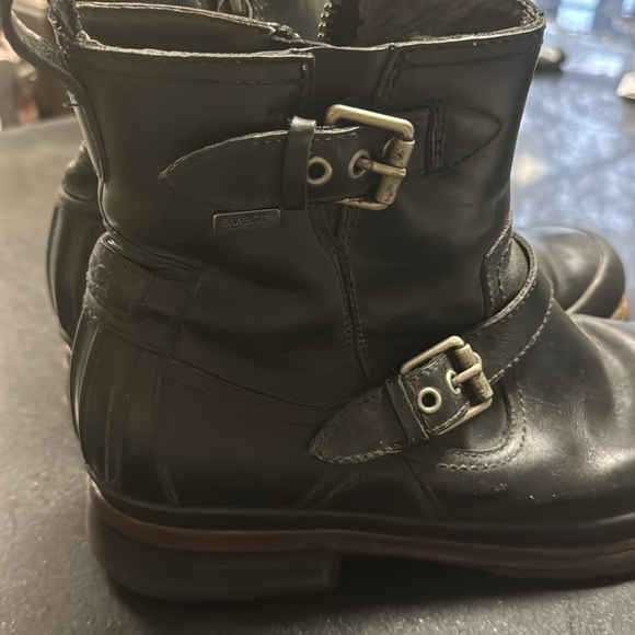 Alston Black boots / UGGS main image 8